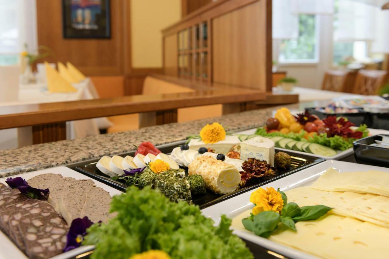 Hotel Neustaedter Hof Schwarzenberg  Ngoại thất bức ảnh